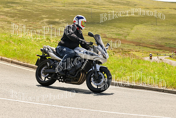 250A0944
