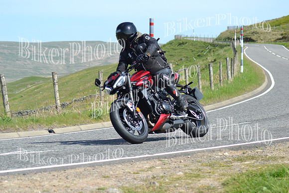 Andy (32)