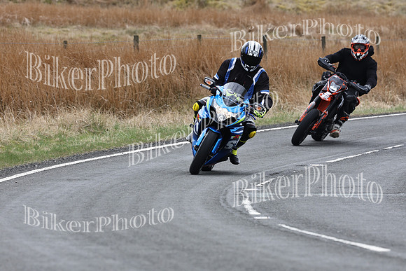 053A4737