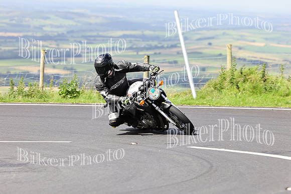 069A7564