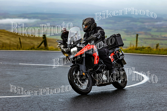 250A4836